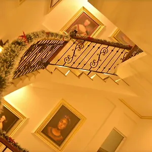 New Queen's Palace Hotel Negombo