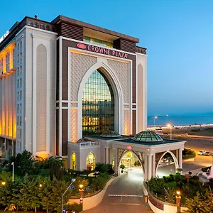 Crowne Plaza By Ihg מלון